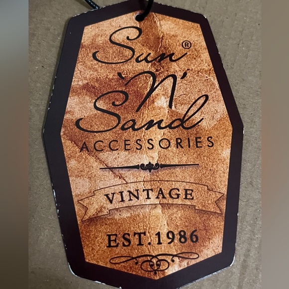 Sun ‘N’ Sand Tropical Patterned Adjustable Strap Crossbody Bag - Picture 9 of 10